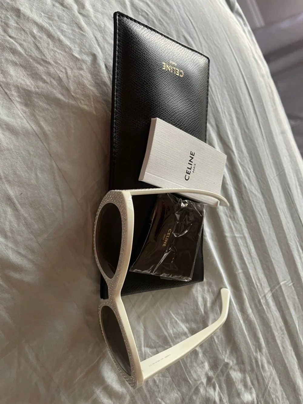 Celine - Picture 3 of 4